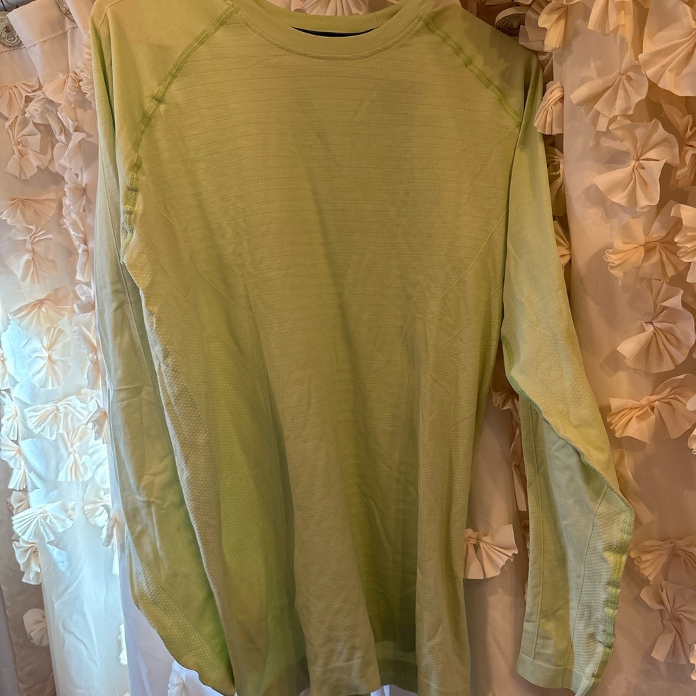 Alphalete Pale Lime Long Sleeve Performance Top